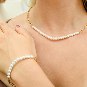 Pearls and Gold Chain Necklace