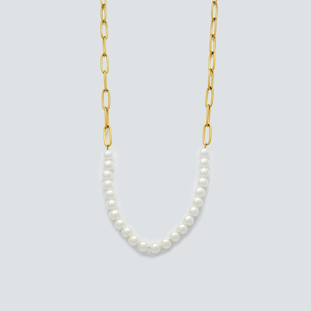 Pearls and Gold Chain Necklace